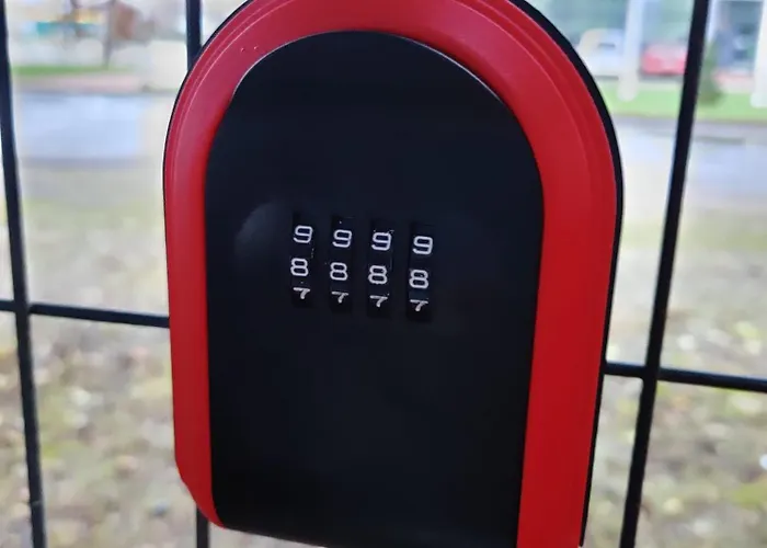 شقة Mikrohub45 - Taeismoebleeritud Ja Koigi Mugavustega Soodne Stuudiokorter بارنو