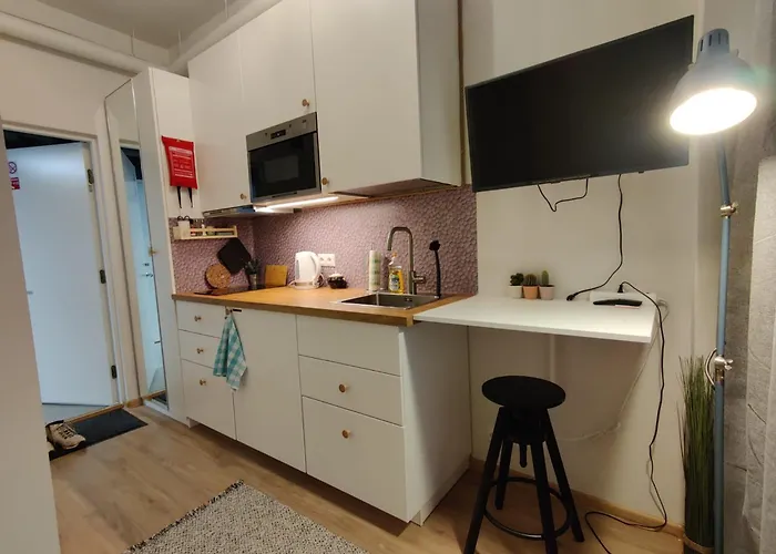 شقة Mikrohub45 - Taeismoebleeritud Ja Koigi Mugavustega Soodne Stuudiokorter بارنو